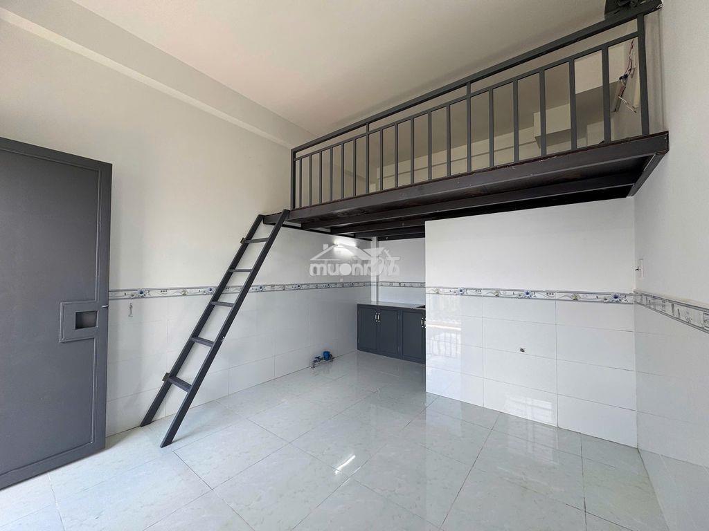 Phòng ban công mới xây - cđ kinh tế đối ngoại - đỗ xuân hợp - 4