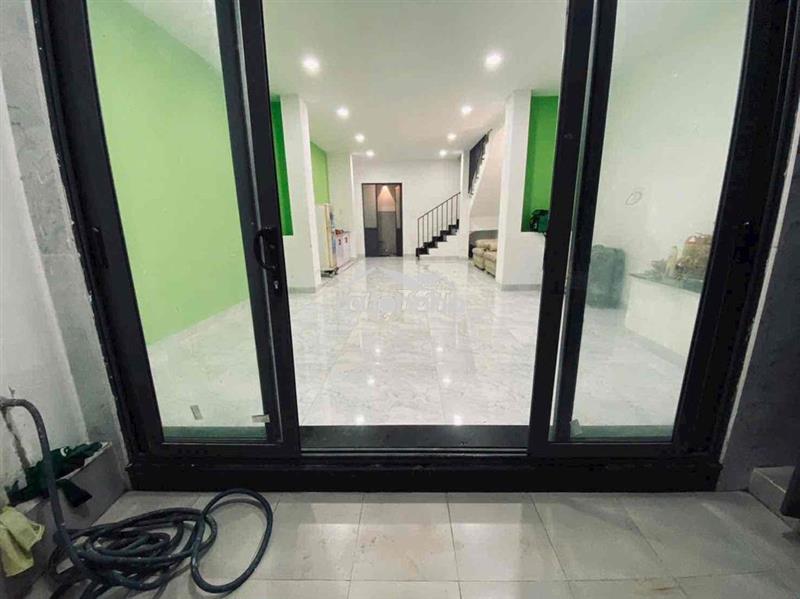 Cho thuê nhà 11tr, 3 lầu, 3pn hẻm 51 thống nhất