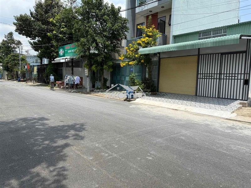 Nhà cấp 4 gac lưng mới đường nhựa 16m