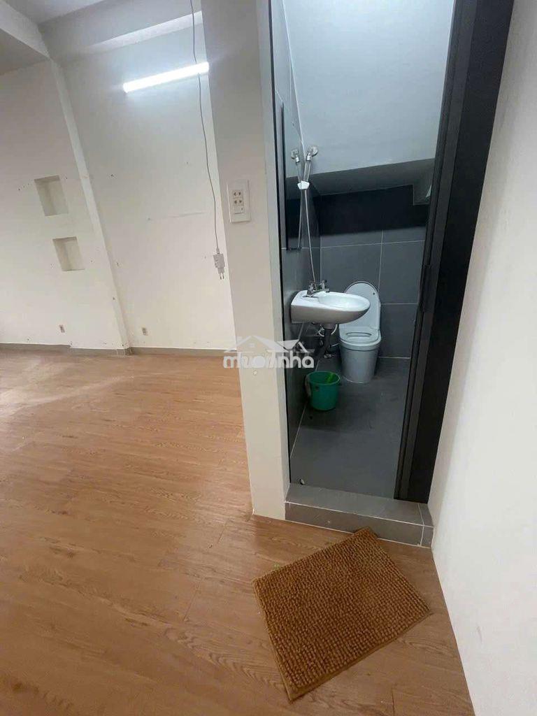 Cho thuê mặt bằng rộng rãi, hxh, lê quang định bt - 4