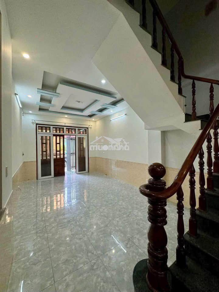 Cho thuê nhà đông hoà ngay sân vận động 4 phòng ngủ - 2
