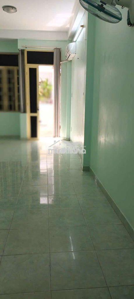 Nhà 4pn – 1 trệt 2 lầu – gần quận 1 – phù hợp văn phòng, spa, showroom - 2