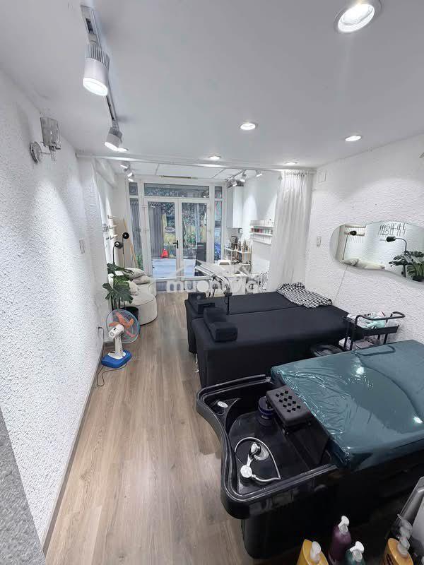Nguyên căn hxt thông 2pn,3wc full nội thất - khu vip lê văn sỹ, quận 3 - 3