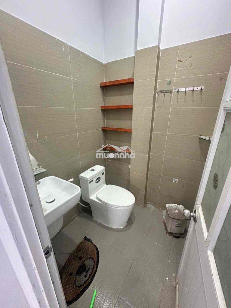 Cho thuê nhà 1 trệt 2 lầu góc 2 mặt tiền ngay đỗ xuân hợp đi vào - 3