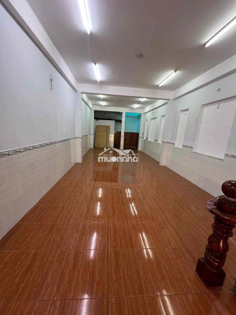 Cho thuê nhà h8m khu bàu cát tân bình. dt: 4m7 x 20m 3 tầng giá 26tr