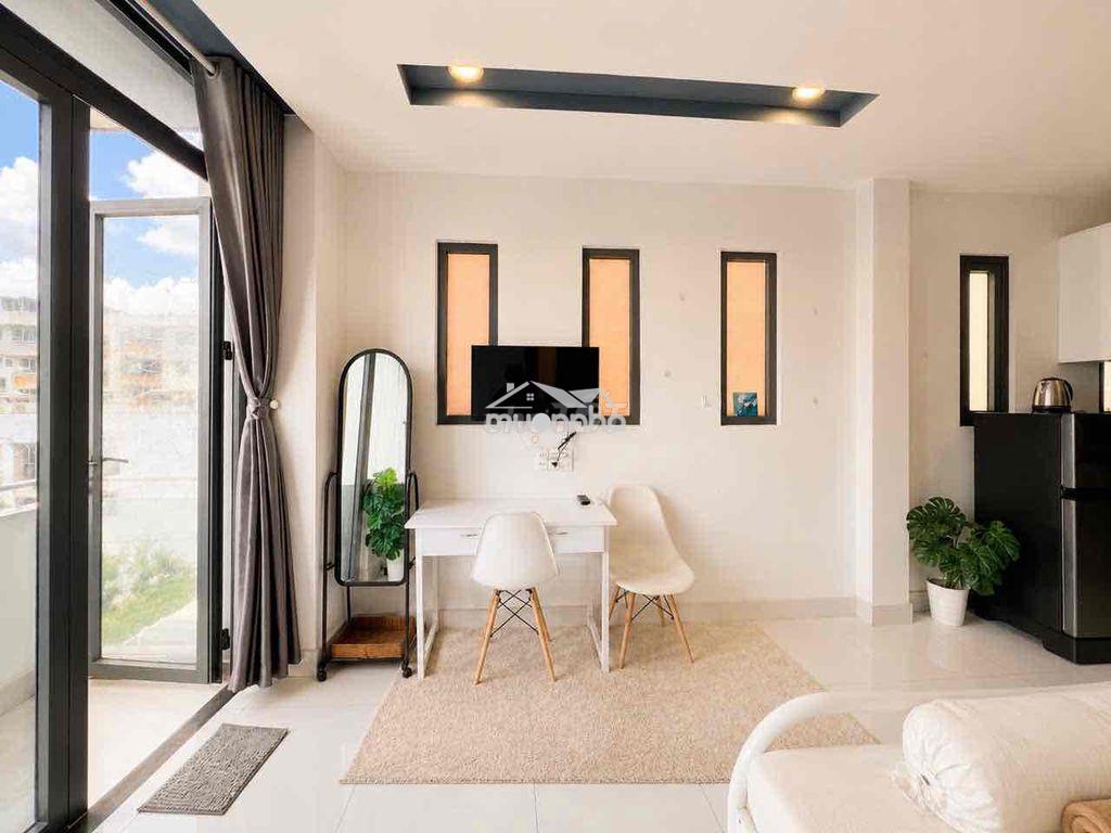 Studio ban công tại khu ẩm thực phan xích long. 5p tới quận 1, quận 3 - 4