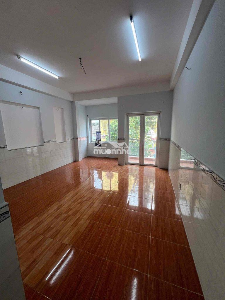 Cho thuê nhà h8m khu bàu cát tân bình. dt: 4m7 x 20m 3 tầng giá 26tr - 3