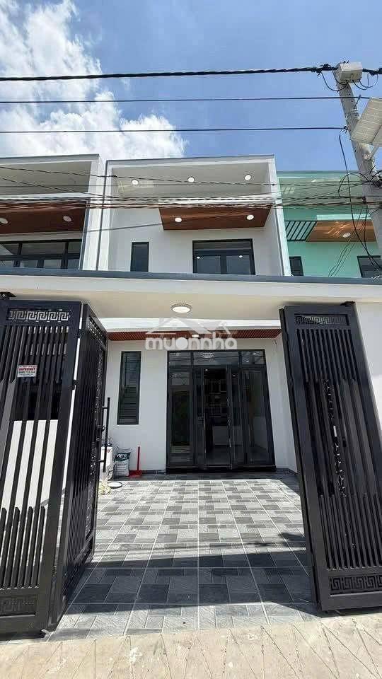 Bán nhà 1 trệt 1 lầu có sẵn hợp đồng thuê 2 năm ngay kcn vsip2