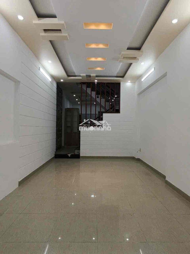 Nhà mt đường 7a diện tích 4x20,3.5 tấm,4 phòng .18 tr/th