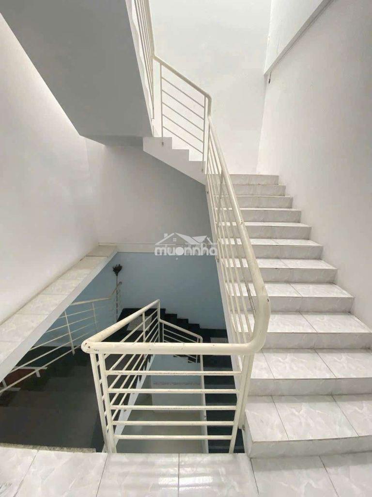 Cho thuê nhà trệt 2 lầu 125mv mới 586 giá 8tr5. 6pn 3ml 5wc - 4