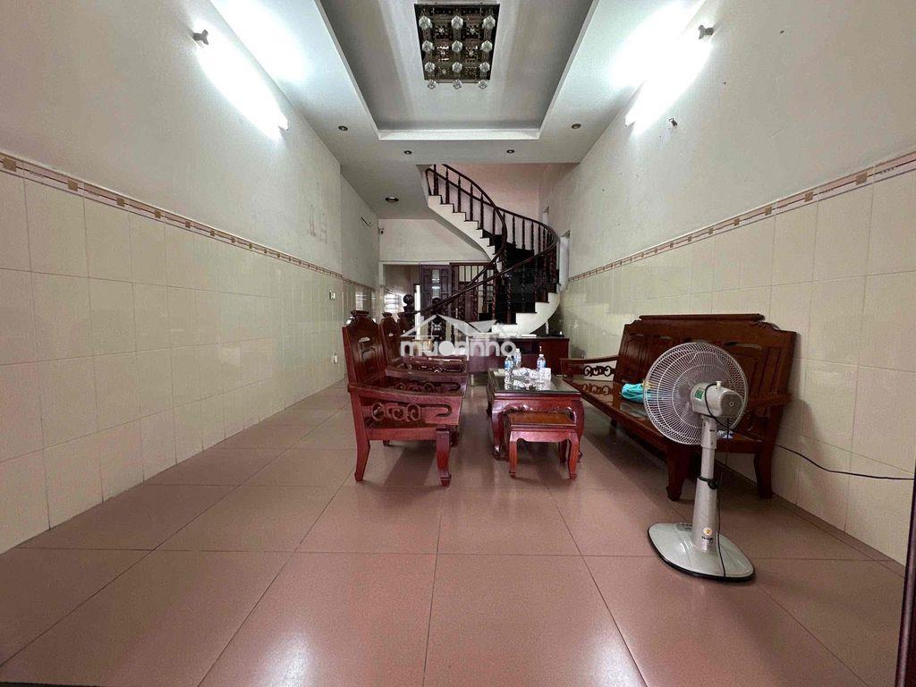 Cho thuê nhà mặt tiền bờ hồ xóm vắng dtsd 320m2 - 4