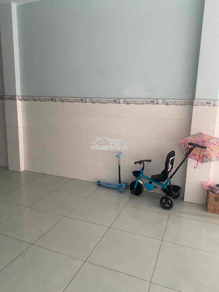 Phòng có ban công lầu 1 - 4