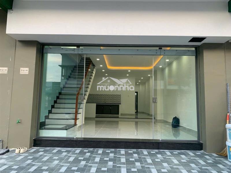CHO THUÊ NHÀ GIÁ RẺ CÓ 3 PHÒNG NGỦ ĐỐI DIỆN TRƯỜNG ĐẠI HỌC VIỆT ĐỨC B