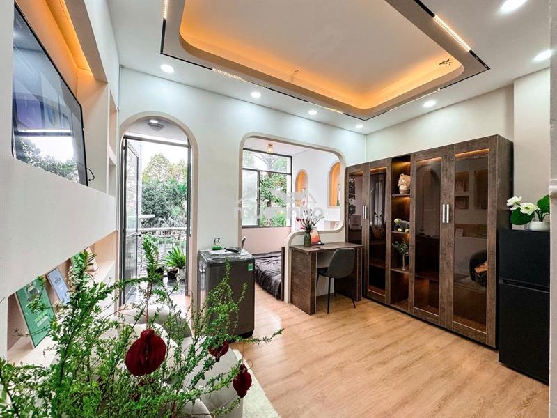 Cho thuê căn hộ quận 1 gần cầu thị nghè, có ban công, máy giặt riêng