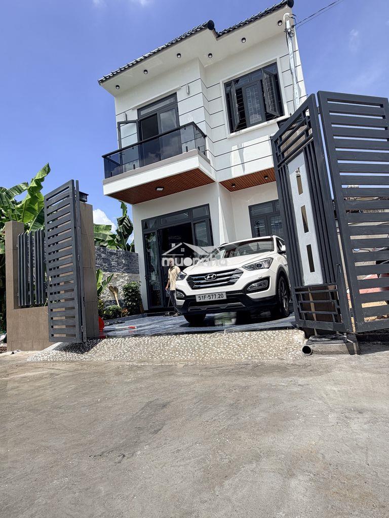 Chính chủ đứng tên sổ bán nhà đẹp mặt tiền hẻm 1 trục - xã đông thạnh
