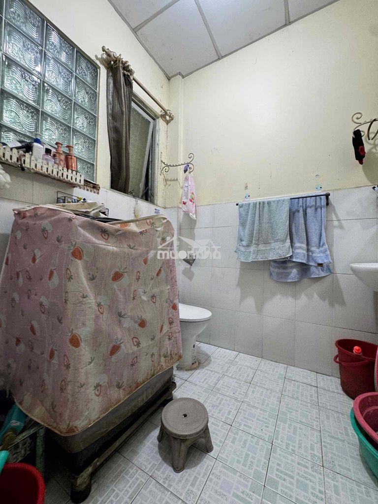2tỷ3 - bán nhanh nhà tập thể - thang bộ - đường nguyễn chí thanh - 4