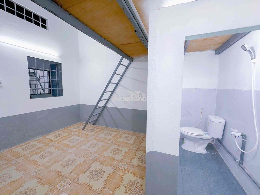 Phòng gần chợ thủ đức - phạm văn đồng - đh ngân hàng - đh spkt -cđcntđ - 4