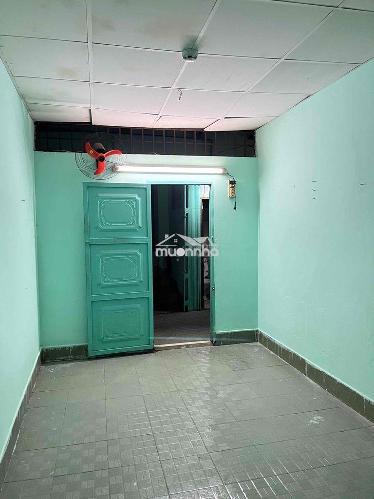 Phòng 1tr8 an ninh sạch sẽ tôn đản quận 4 - 2