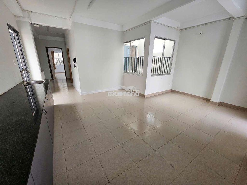 Cho thuê căn hộ 2pn2wc - ban công lớn - quận 10 - tp.hcm** - 2