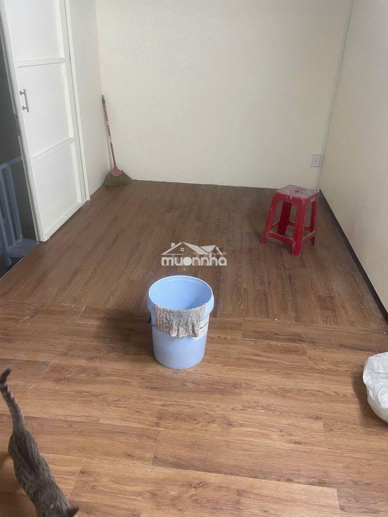 Mặt tiền phòng mới xây,cửa sổ lớn + toilet + bếp tách riêng - 2