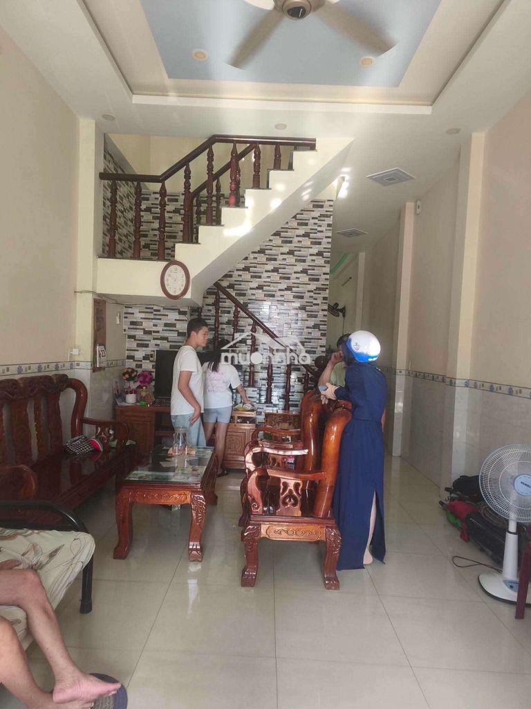 Cho thuê nhà có nội thất gần ngã ba cây lơn phường đông hoà