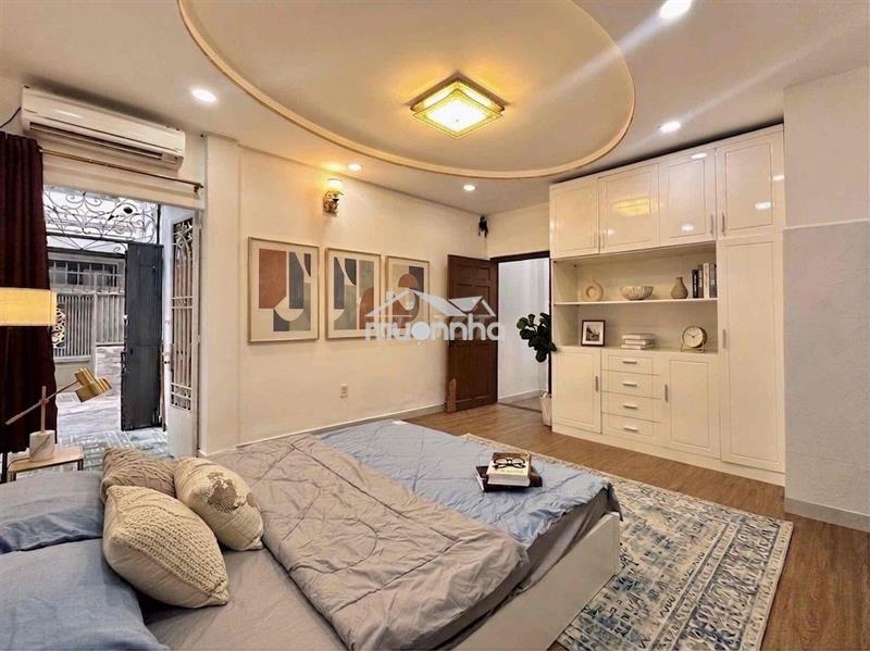 Nhà nguyên căn ngay lê văn sỹ cực rộng ~ 50m2