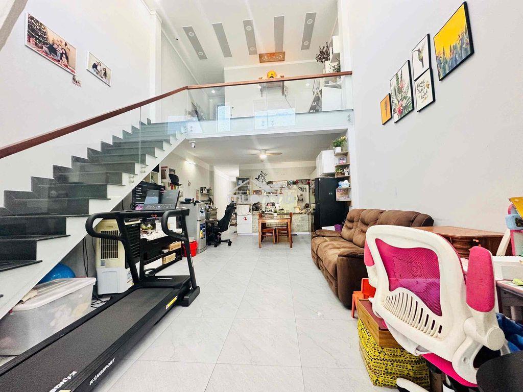 Nhà hiệp thành bán vội về sg ở 2tỷ950 - 3png 135m2 - 2