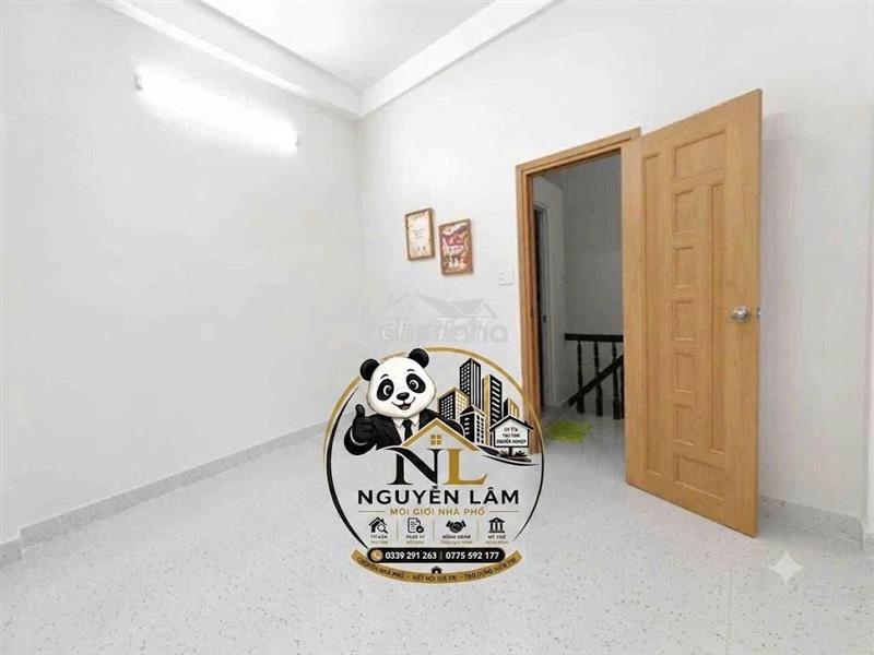 Nhà 3 tầng lạc long quân còn mới – gần đường xe hơi – dọn vào ở ngay