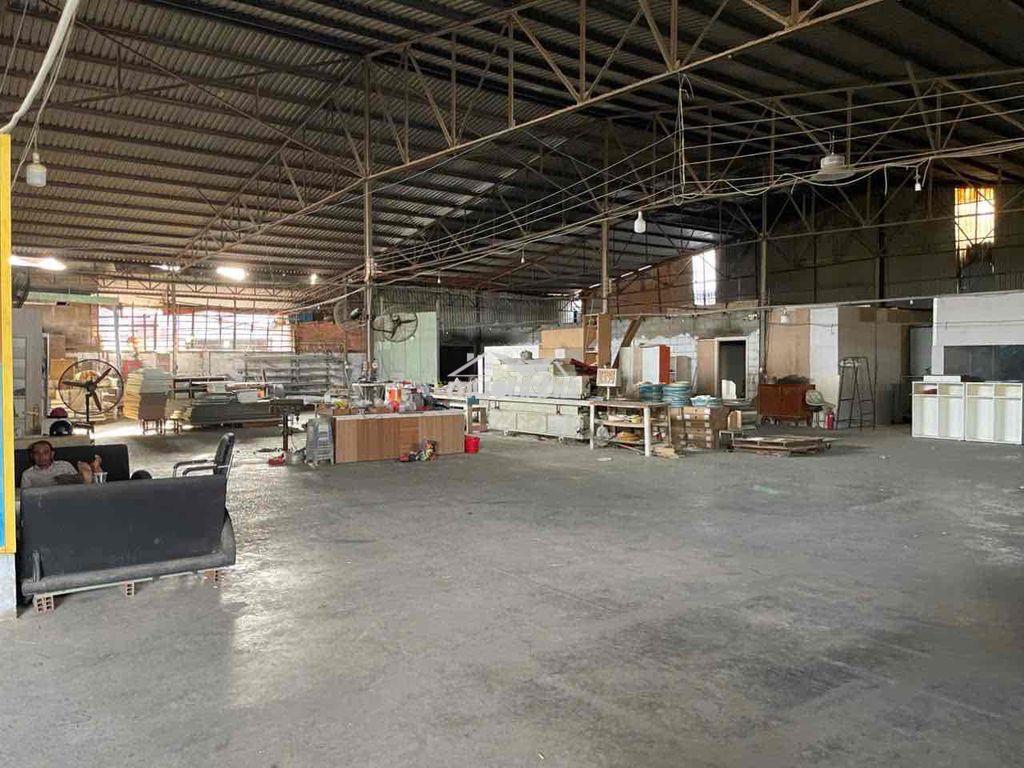 Cho thuê kho/xưởng dĩ an – tp.hcm diện tích: 1.000m² ● điện: 3 pha - 2