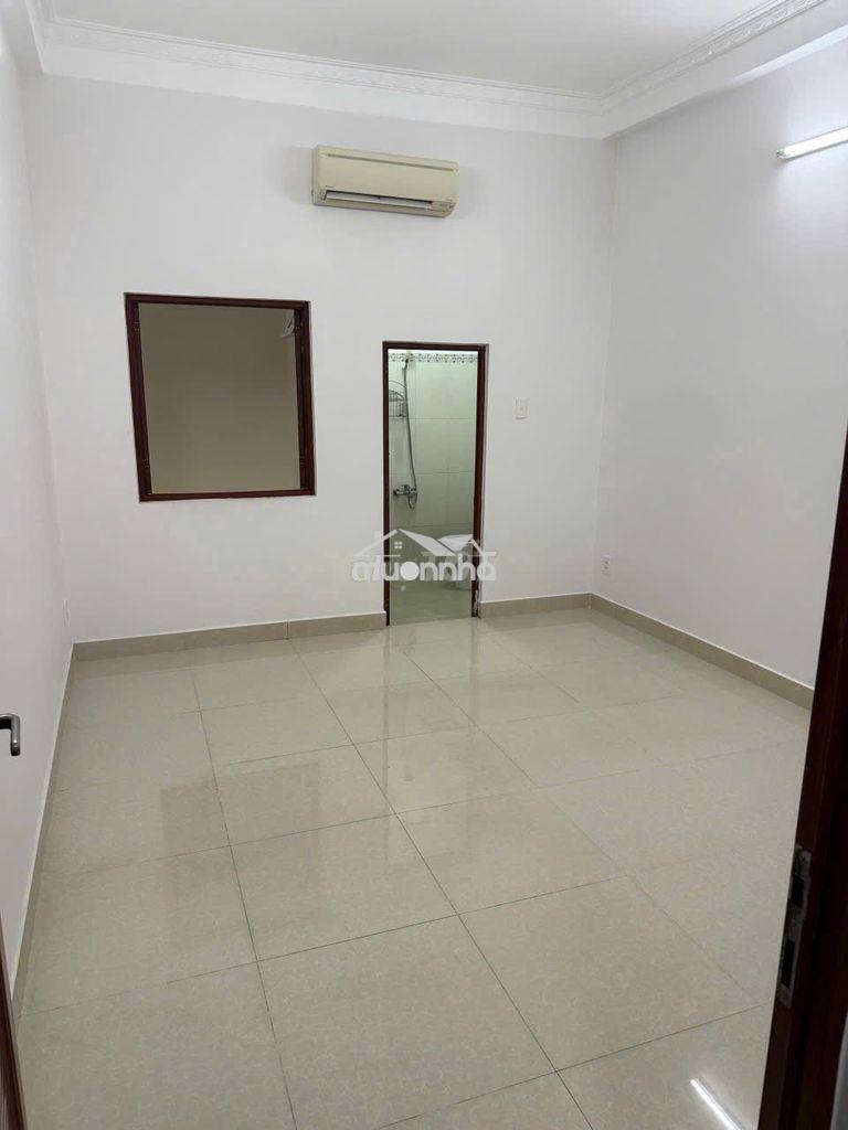 Mặt tiền cách mạng - lũy bán bích, trệt 2 lầu 4pn 4wc, 4x18m - 4