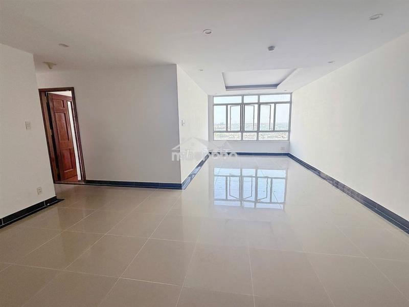 Cho thuê chung cư giai việt đường tạ quang bửu 3pn