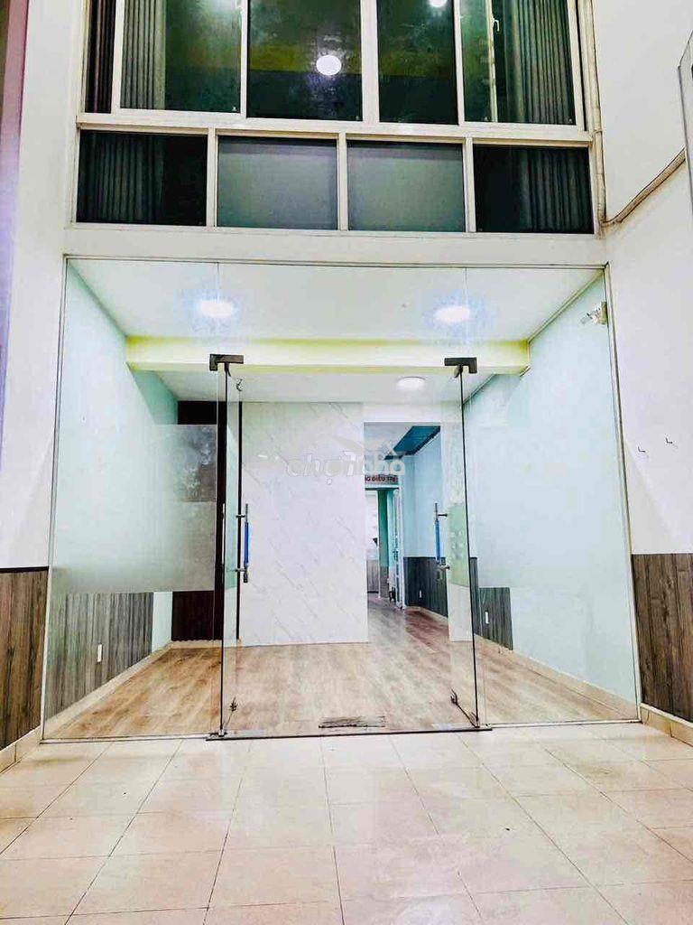 Cho thuê nhà mặt tiền chợ tân quy  (5 tầng, 7 phòng,)