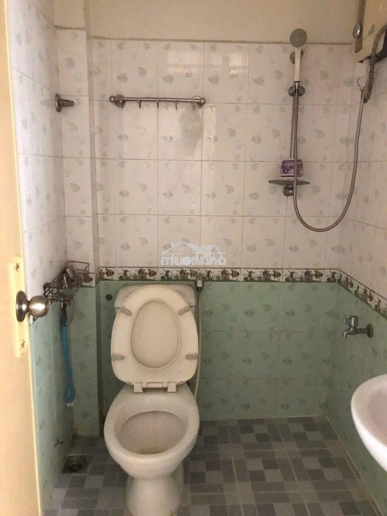Nhà nguyên căn hẻm 150 bến vân đồn, quận 4