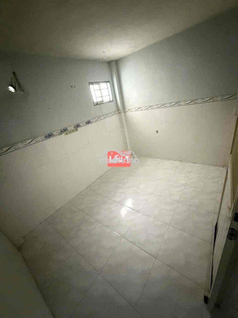 Bán nhà phường 3, quận 11, 3pn, 2wc sát chợ, 2tỷ - 3