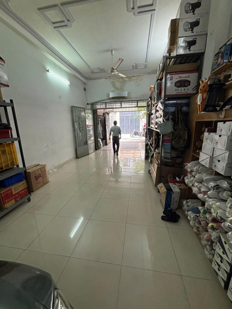 Gần đần sen – hẻm xe tải thông -  hoà bình -tân phú- dt:4*20m- 11 tỷ 2 - 3