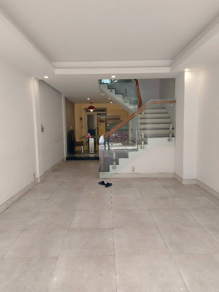 Mặt tiền nguyễn sơn - phú thọ hòa - tân phú -dt: 4.2*19m – 5 tầng – 21 tỷ 