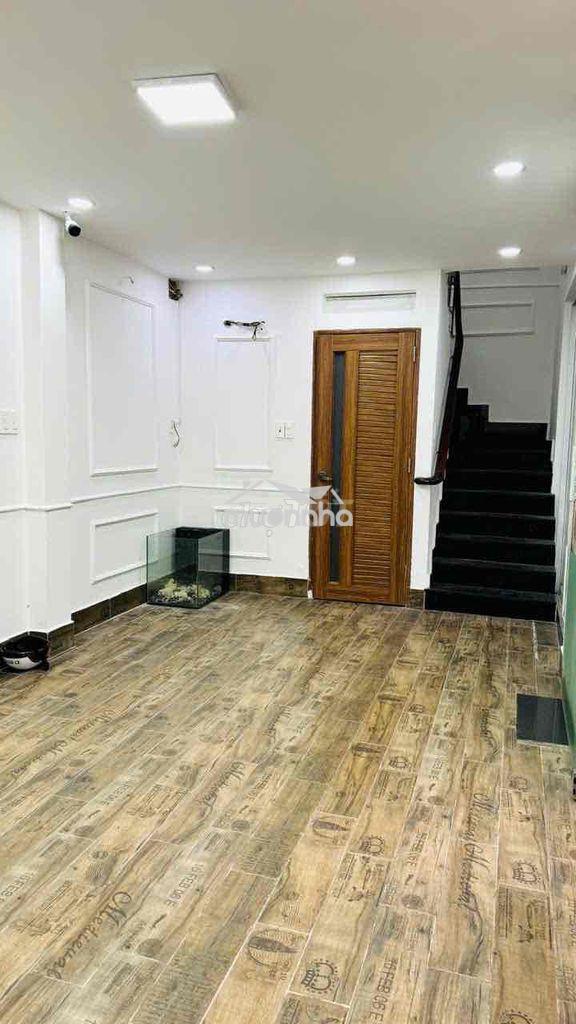 Nhà 3 phòng ngủ 8x5 lê hồng phong. sát mặt tiền