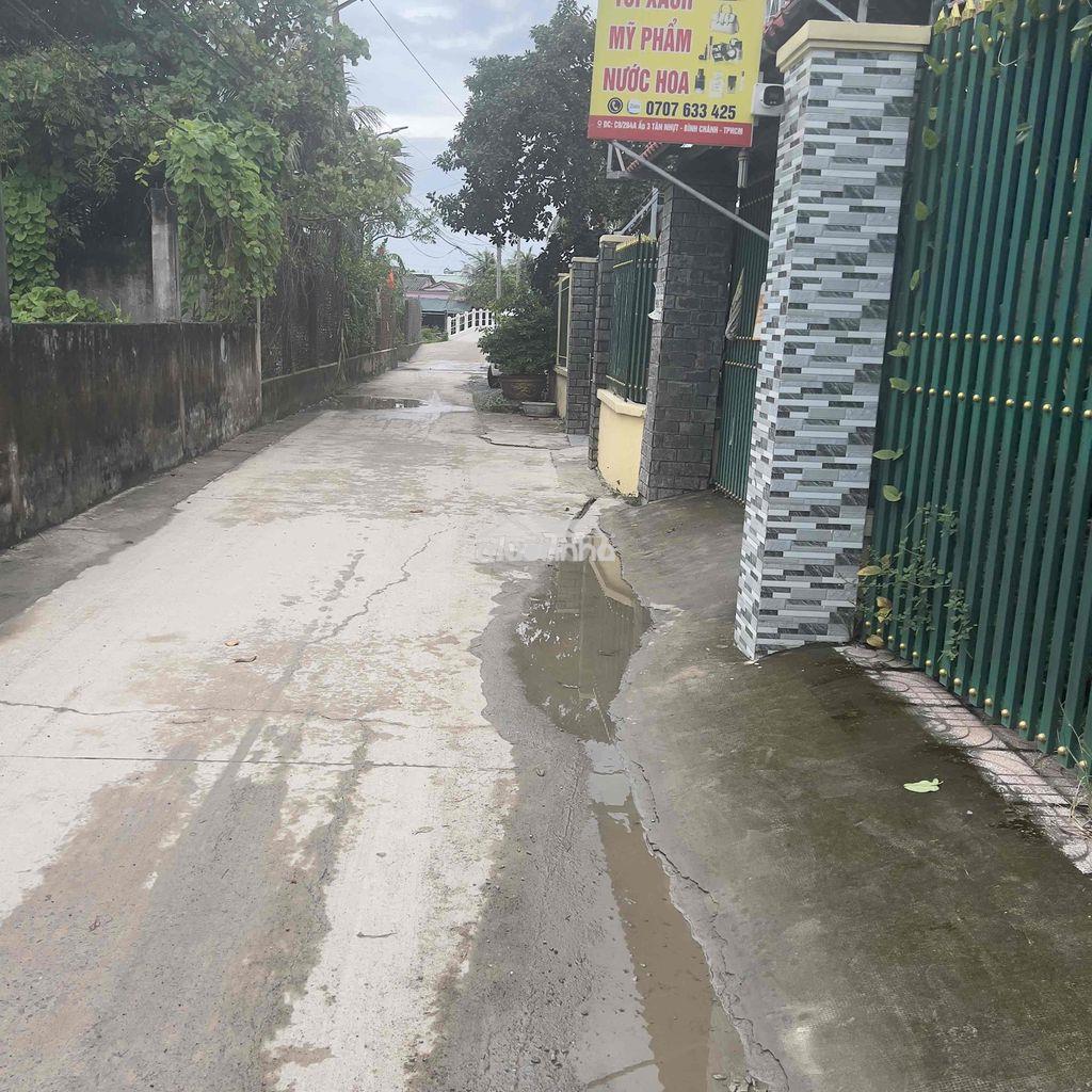 Phòng trọ cach kcn le minh xuan 2,5km - 2