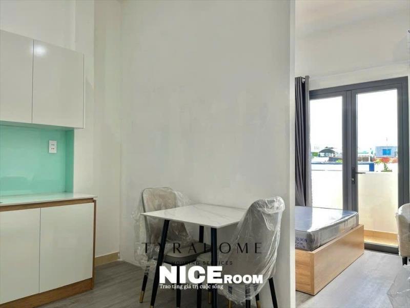 Căn hộ 1pn - full nội thất - máy giặt riêng - ngay ngã tư hàng xanh - cách dh hutech, uth, ngoại thương chỉ 5-8p di chuyển - 3