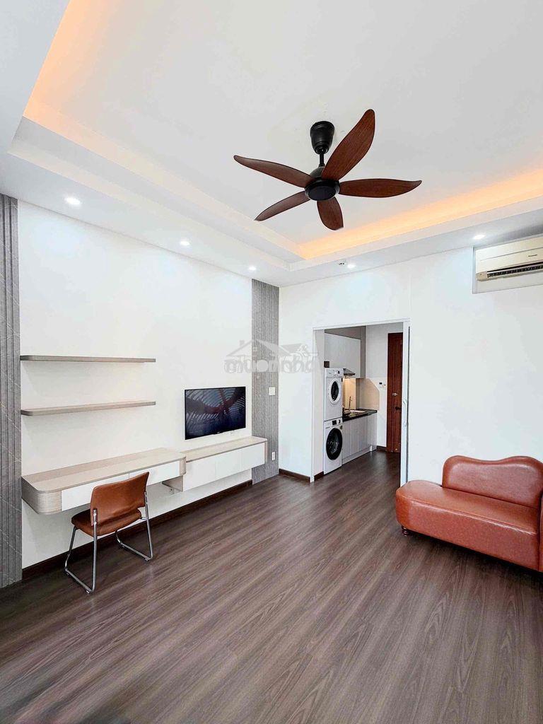 Cho thuê căn hộ mới tinh — ban công — thang máy — ngay tại quận 1 - 3