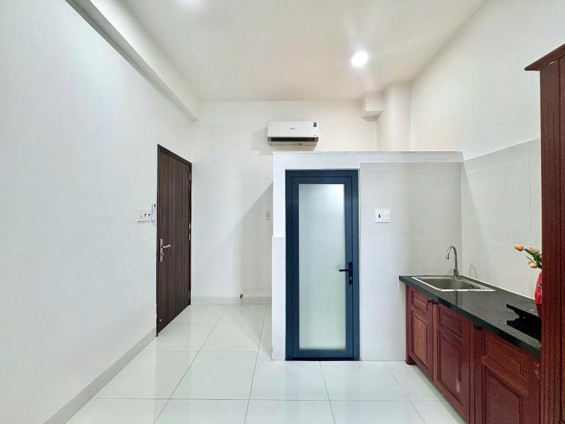 Phòng mới xây có cửa sổ full nội thất gỗ cao cấp tại lê ngã gần đầm sen đại học văn hiến - 2