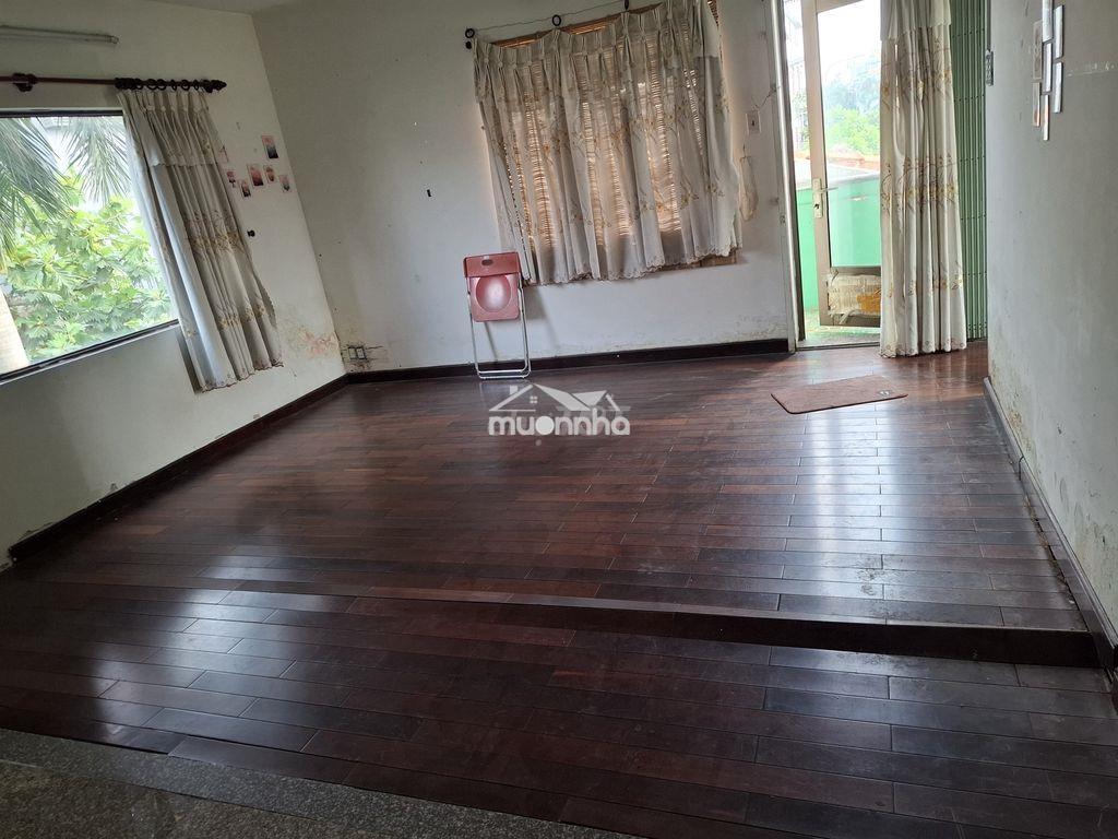 Phòng gigamall 40m2, có 2 ban công - 2