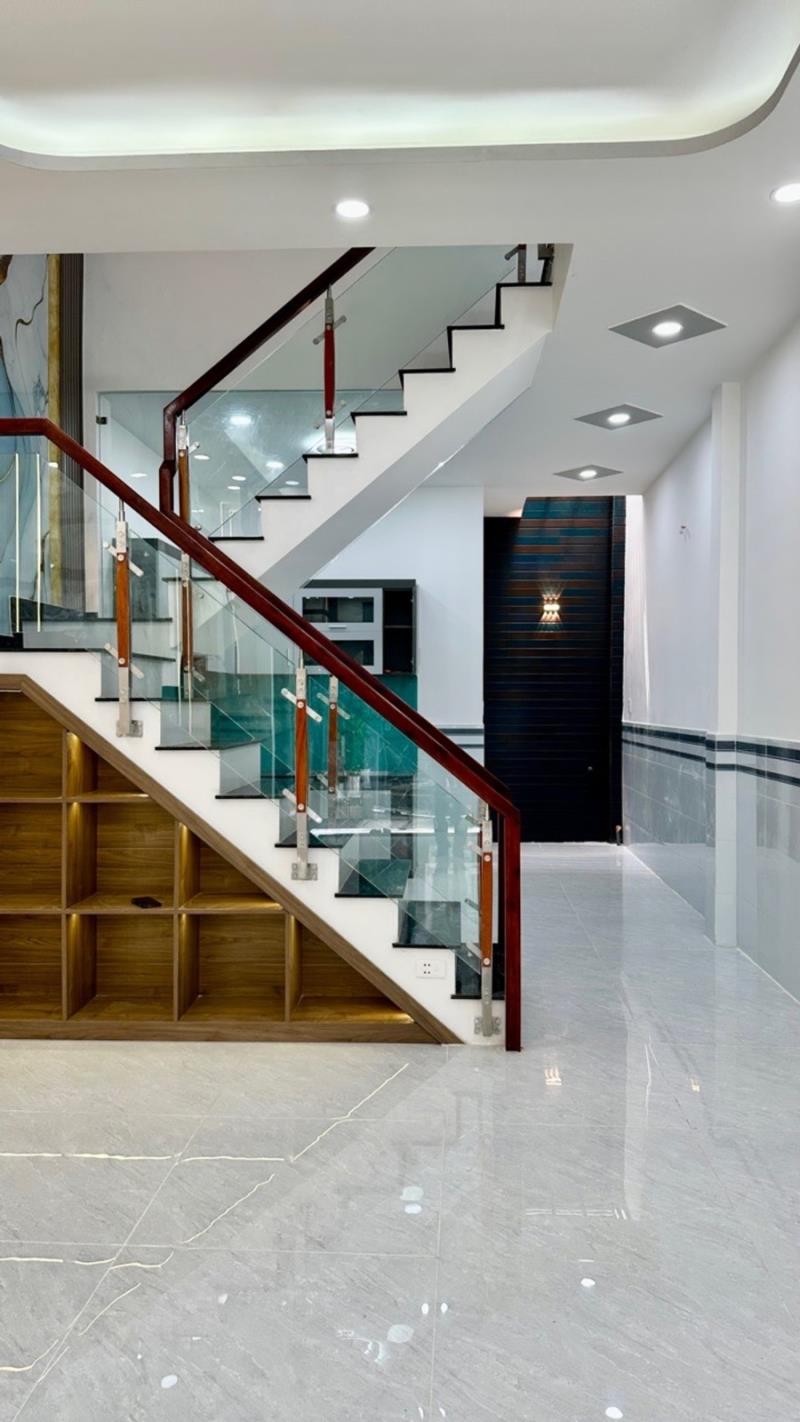 3 tỷ 850 triệu – nhà 2 tầng ngay kế chợ đại hải – bà điểm!