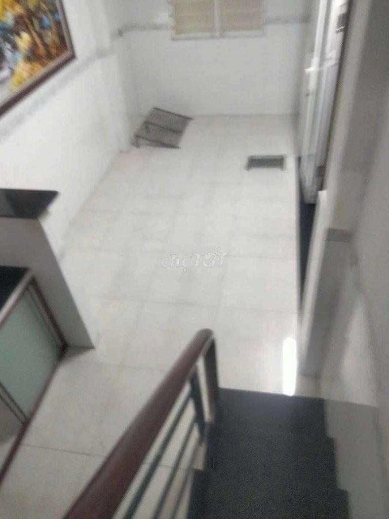 Cho thuê nhà quận 10 - 1 trệt 2 lầu, nhà mới thông thoáng