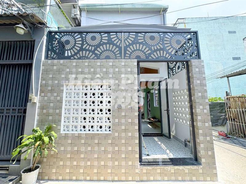 Nhà mới hiện đại góc 2mt hẻm 1153 htp - hẻm thông tiện kdmb