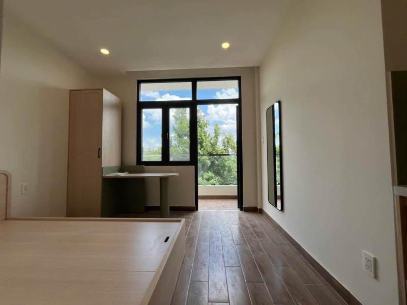 Cho thuê căn hộ full nội thất ban công gần văn lang - 2