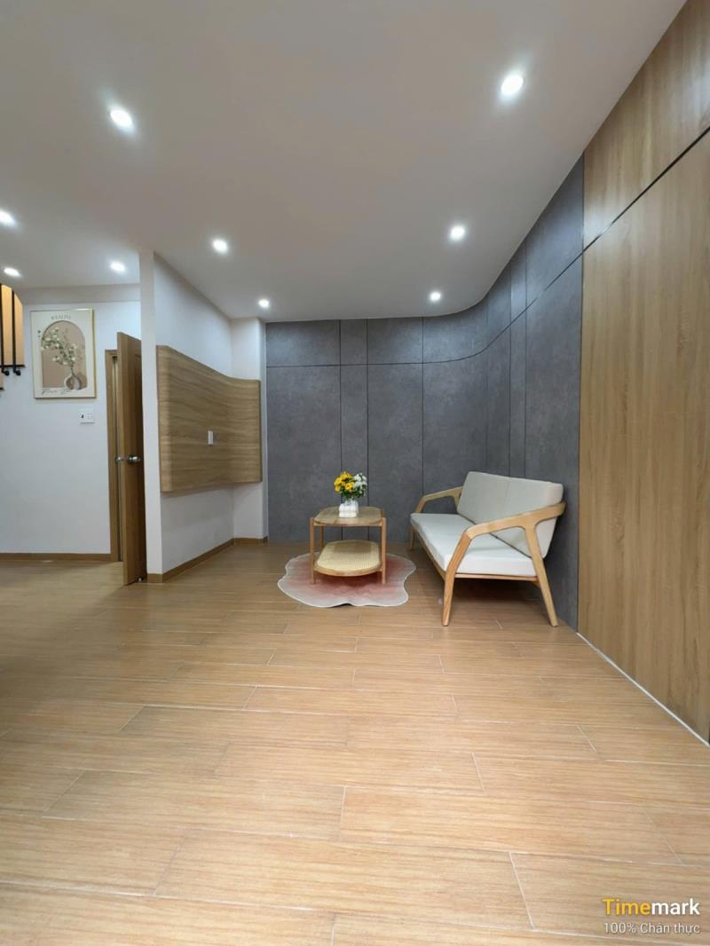 Villa cổ điển - 3 tầng - ngang 6m – xe hơi đỗ cổng – tặng nội thất - nguyễn văn công - gần công viên gia định - 5 tỷ 550 - 2