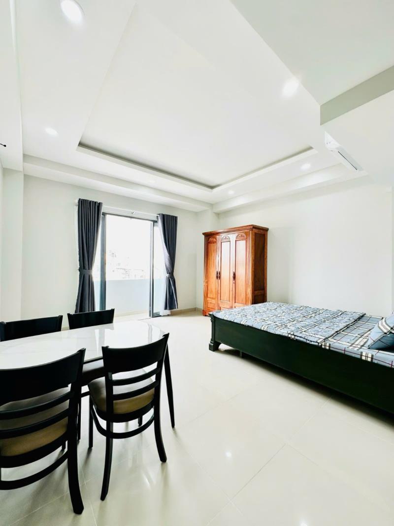 Cho thuê studio ban công 35m2 full nội thất ngay ngã tư hàng xanh - trường đại học hutech - ngoại thương - hồng bàng - uef - 3