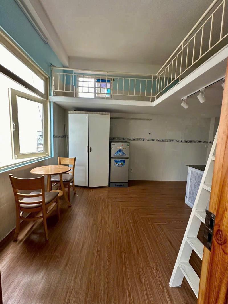 Cho thuê duplex ung văn khiêm – ở 3 người thoải mái – cửa sổ lớn