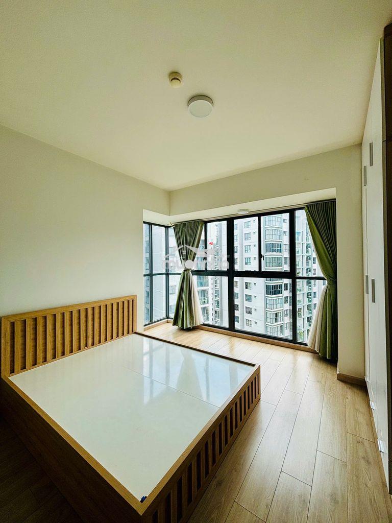 Cho thuê căn hộ emerald : 3pn,2wc , 104m2, full nội thất , giá 18tr - 3